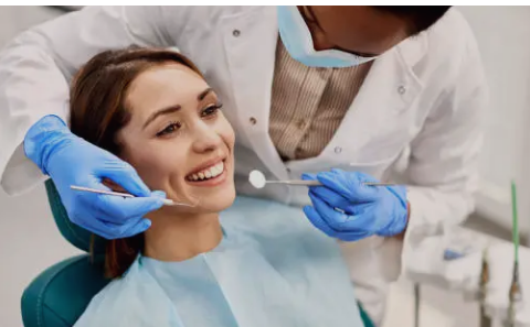 cosmetic dentist Adelaide